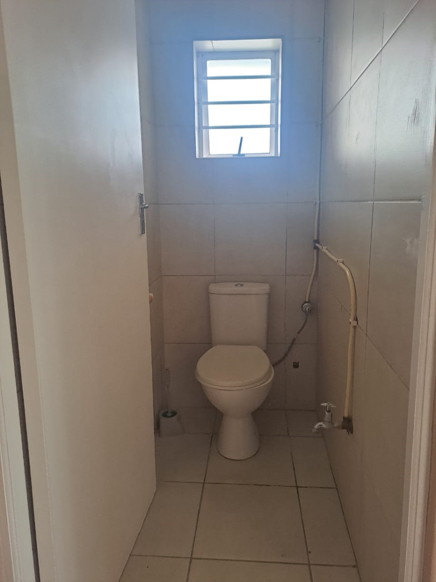 To Let 2 Bedroom Property for Rent in Rylands Western Cape